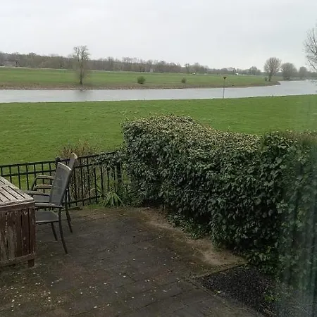 Ijssel 90 Campsite *